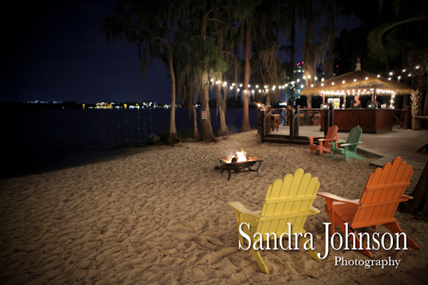 Best Lakeside wedding at Paradise Cove in Orlando, Florida - Wedding photographer - Sandra Johnson (SJFoto.com)